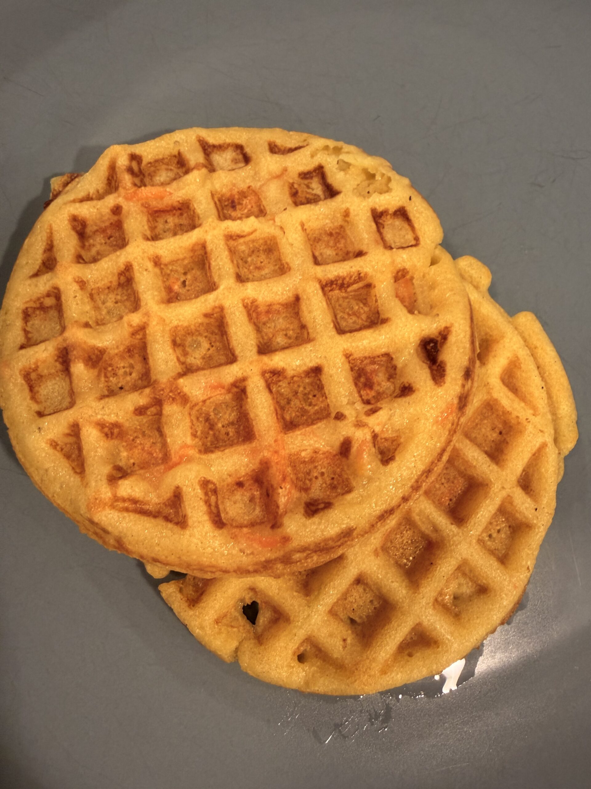 Griess-Waffeln mit Apfel & Karotten