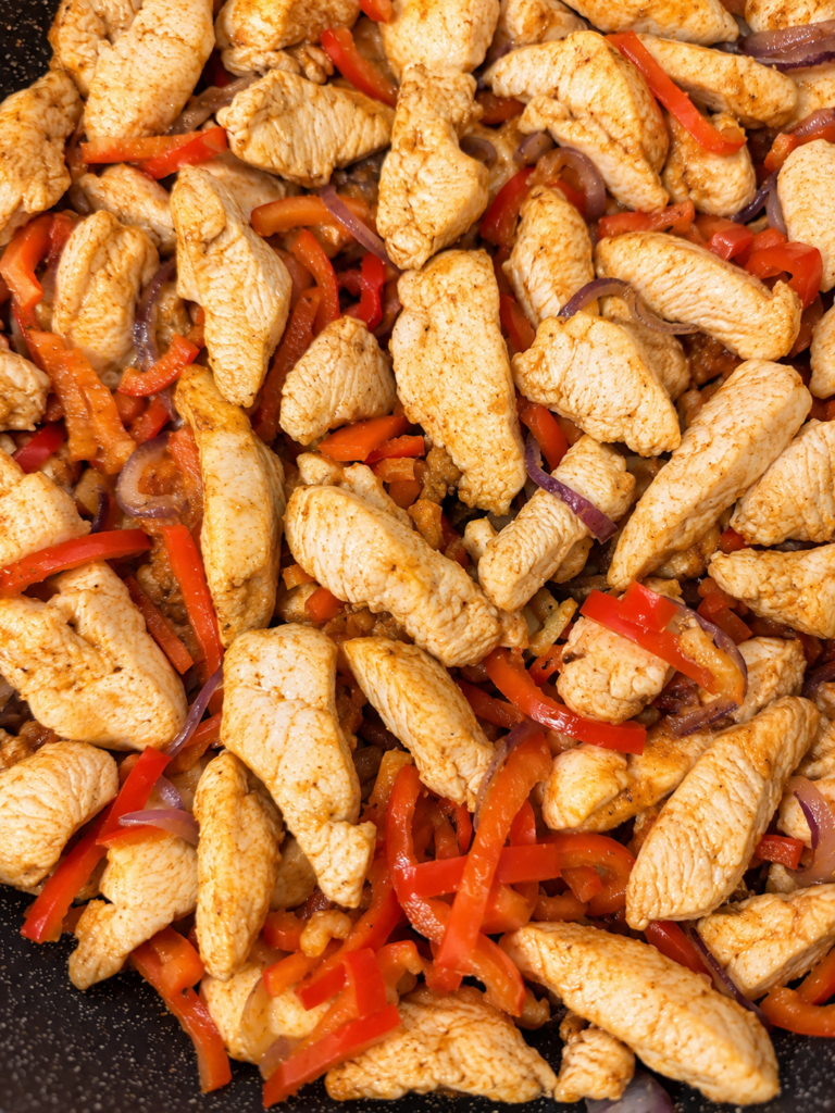 Mildes Thai-Kokos-Curry mit Poulet und Gemüse